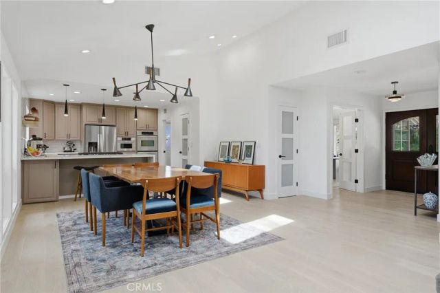 5319 Penfield Avenue, Woodland Hills, CA 91364