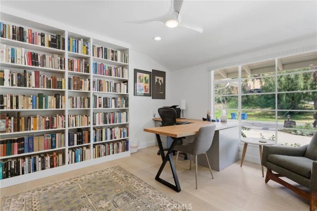 5319 Penfield Avenue, Woodland Hills, CA 91364