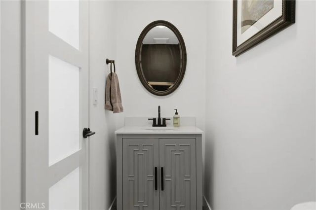 5319 Penfield Avenue, Woodland Hills, CA 91364