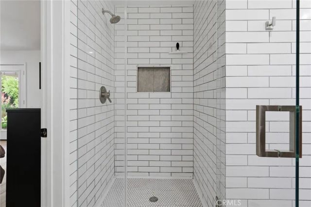 5319 Penfield Avenue, Woodland Hills, CA 91364