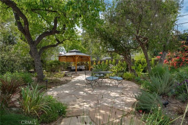 5319 Penfield Avenue, Woodland Hills, CA 91364