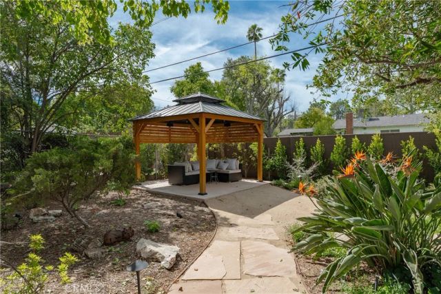 5319 Penfield Avenue, Woodland Hills, CA 91364