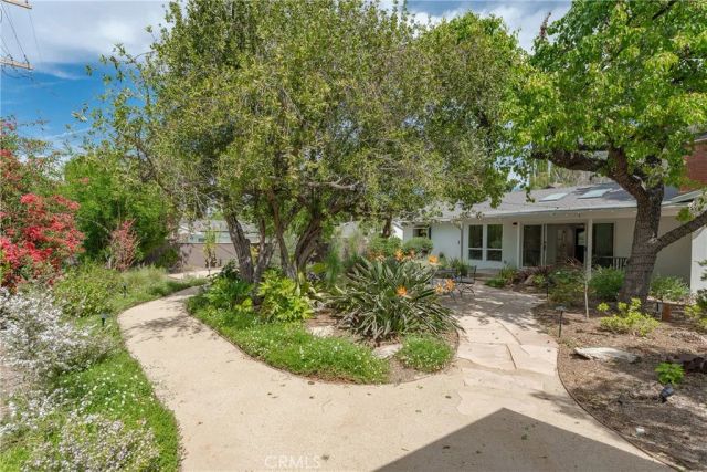 5319 Penfield Avenue, Woodland Hills, CA 91364