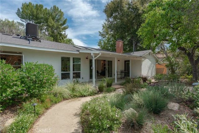 5319 Penfield Avenue, Woodland Hills, CA 91364