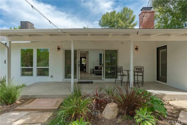 5319 Penfield Avenue, Woodland Hills, CA 91364