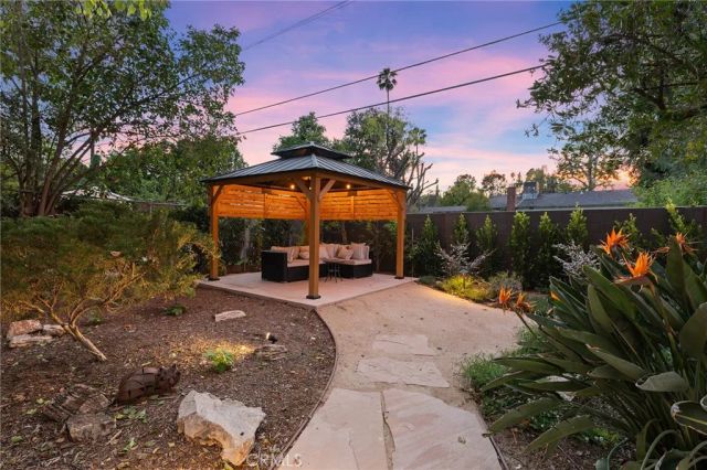 5319 Penfield Avenue, Woodland Hills, CA 91364