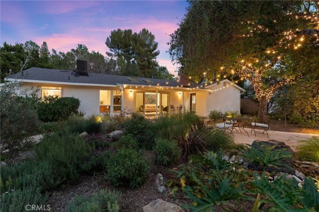 5319 Penfield Avenue, Woodland Hills, CA 91364