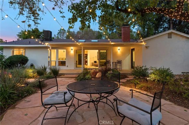 5319 Penfield Avenue, Woodland Hills, CA 91364