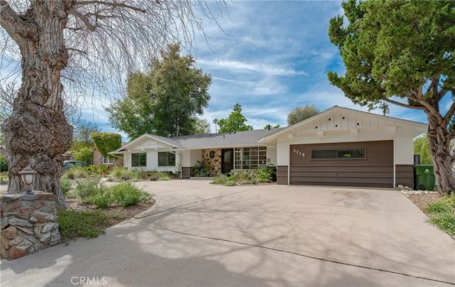 5319 Penfield Avenue, Woodland Hills, CA 91364