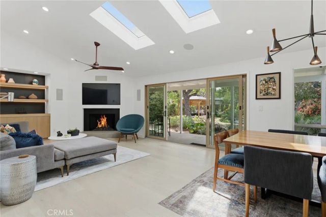 5319 Penfield Avenue, Woodland Hills, CA 91364