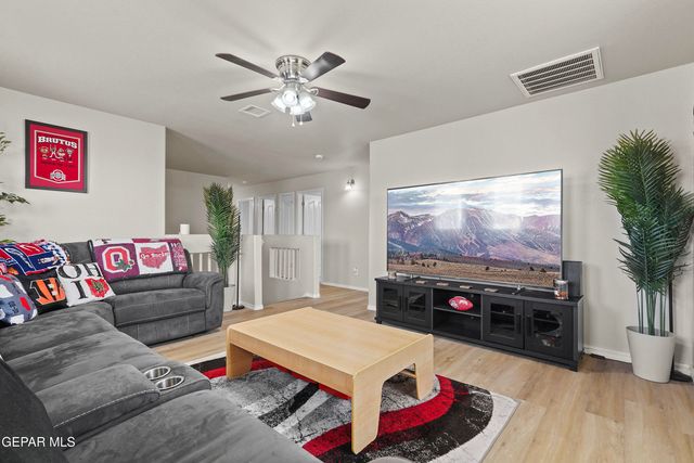 14648 MEADOW LAWN, El Paso, TX 79938