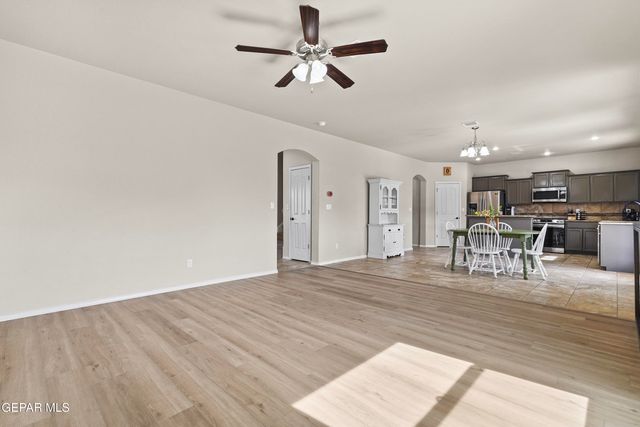 14648 MEADOW LAWN, El Paso, TX 79938