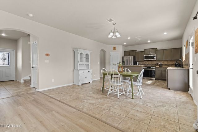 14648 MEADOW LAWN, El Paso, TX 79938