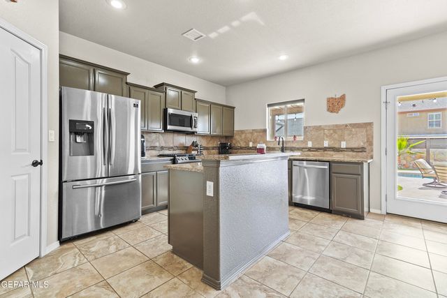 14648 MEADOW LAWN, El Paso, TX 79938