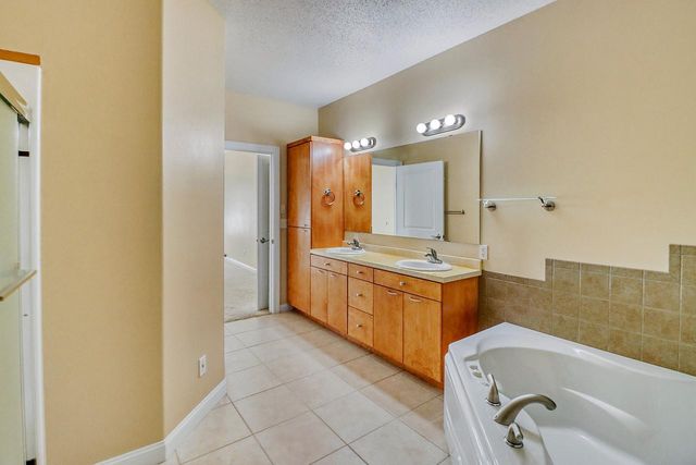 3404 Wheatland Pines Drive S, Fargo, ND 58103