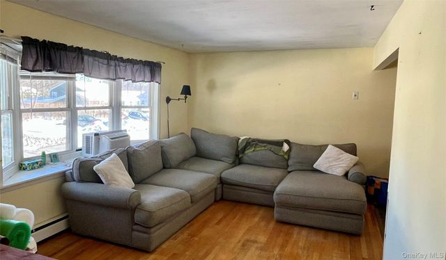 21 Mountain View Avenue, Saugerties, NY 12477