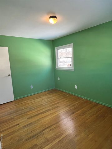 21 Mountain View Avenue, Saugerties, NY 12477