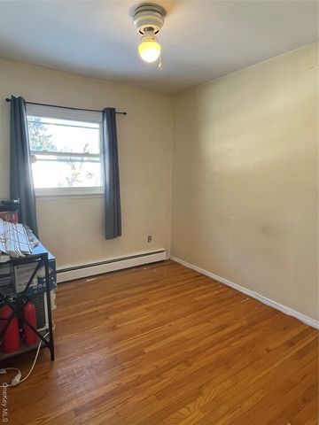 21 Mountain View Avenue, Saugerties, NY 12477