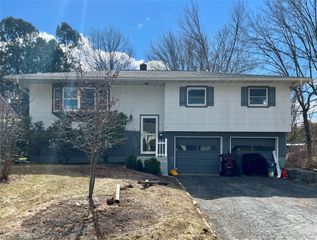 21 Mountain View Avenue, Saugerties, NY 12477