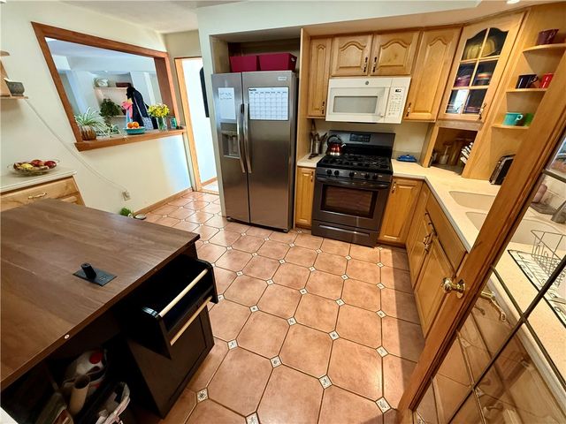 466 True Hickory Drive, Greece, NY 14615