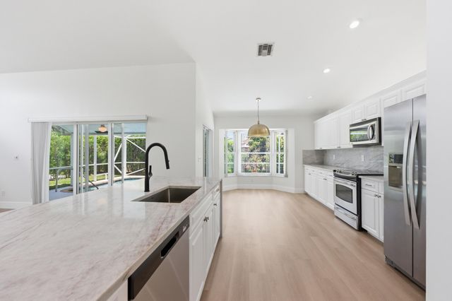 7710 NW 87th Avenue, Tamarac, FL 33321