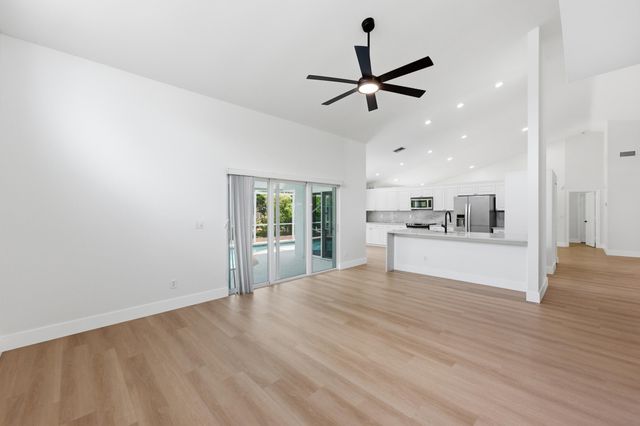 7710 NW 87th Avenue, Tamarac, FL 33321
