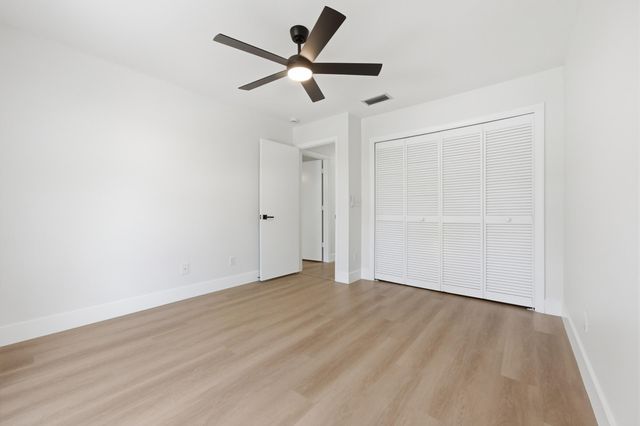 7710 NW 87th Avenue, Tamarac, FL 33321