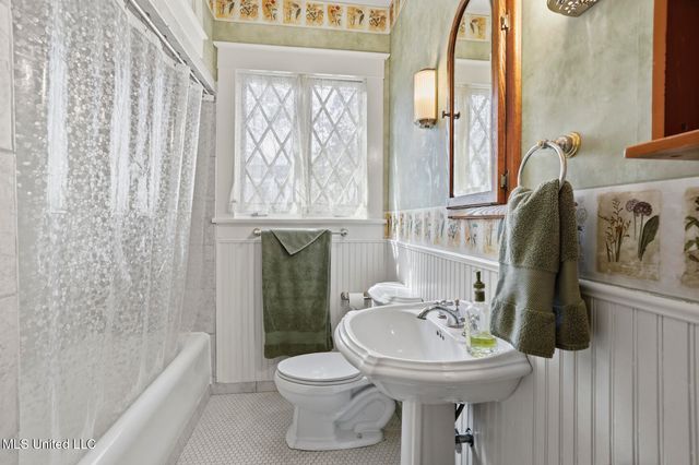 1475 Saint Ann Street, Jackson, MS 39202