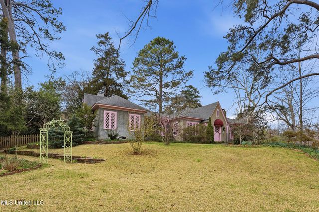 1475 Saint Ann Street, Jackson, MS 39202