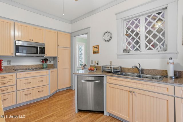 1475 Saint Ann Street, Jackson, MS 39202