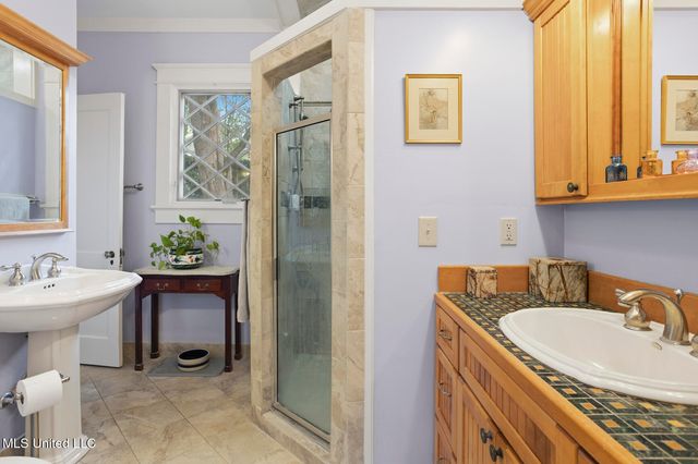 1475 Saint Ann Street, Jackson, MS 39202