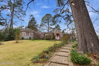 1475 Saint Ann Street, Jackson, MS 39202