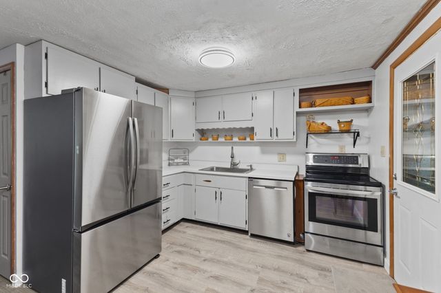 1013 Rolling Hill, Greenwood, IN 46142