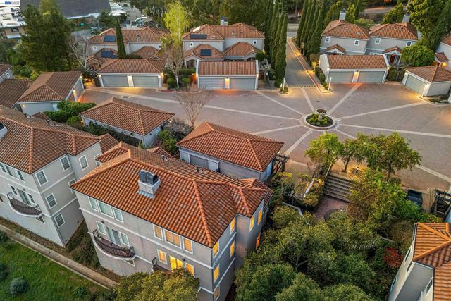 4636 Redwood Rd, Oakland, CA 94619