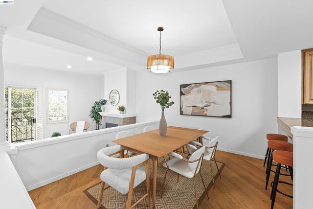 4636 Redwood Rd, Oakland, CA 94619