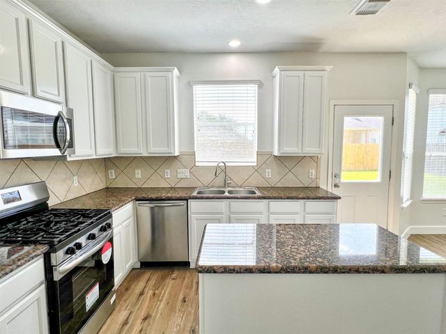 18 Old Presidio Drive, Manvel, TX 77578