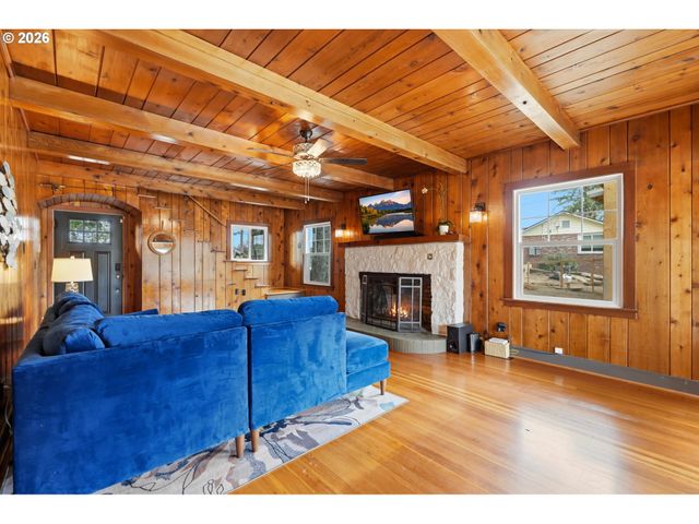 21345 Ne INTERLACHEN Ln, Fairview, OR 97024