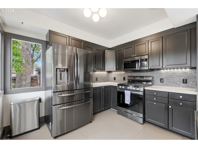 21345 Ne INTERLACHEN Ln, Fairview, OR 97024