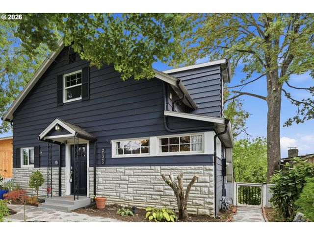 21345 Ne INTERLACHEN Ln, Fairview, OR 97024