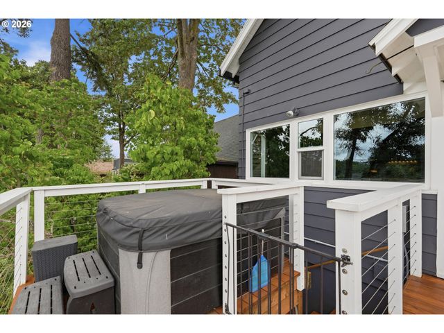 21345 Ne INTERLACHEN Ln, Fairview, OR 97024