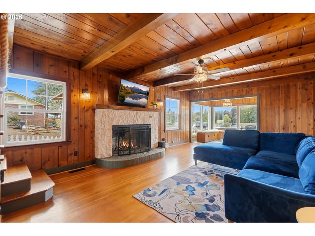 21345 Ne INTERLACHEN Ln, Fairview, OR 97024