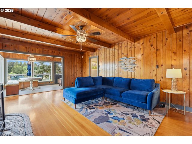 21345 Ne INTERLACHEN Ln, Fairview, OR 97024