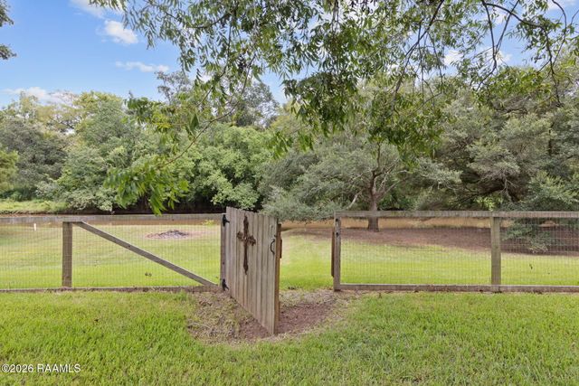 1137 Main Highway, Arnaudville, LA 70512