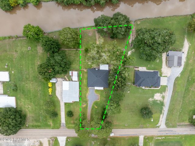 1137 Main Highway, Arnaudville, LA 70512
