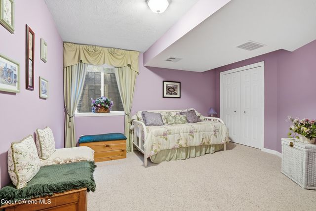 105 E Saltz Ln, Deer Park, WA 99006