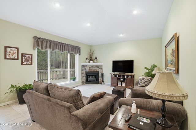 105 E Saltz Ln, Deer Park, WA 99006