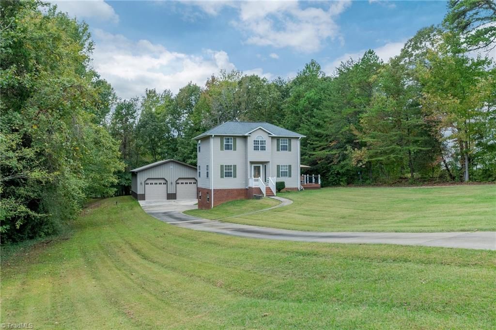 217 Peace Haven Drive, Lexington, NC 27292