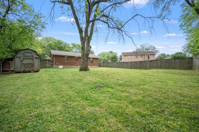 303 Sunrise Cir, Mount Juliet, TN 37122