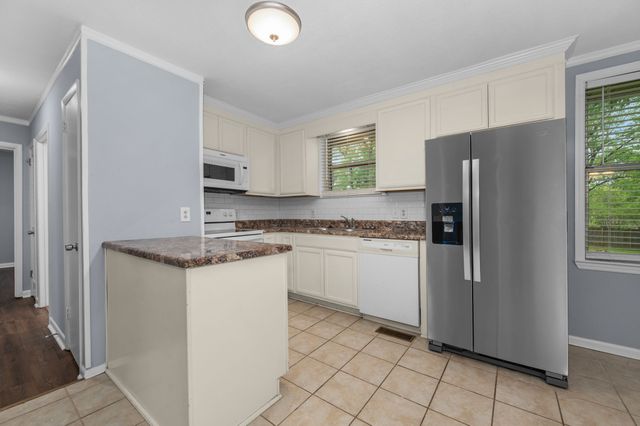 303 Sunrise Cir, Mount Juliet, TN 37122