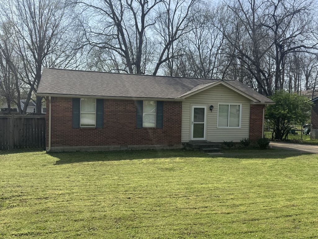 303 Sunrise Cir, Mount Juliet, TN 37122